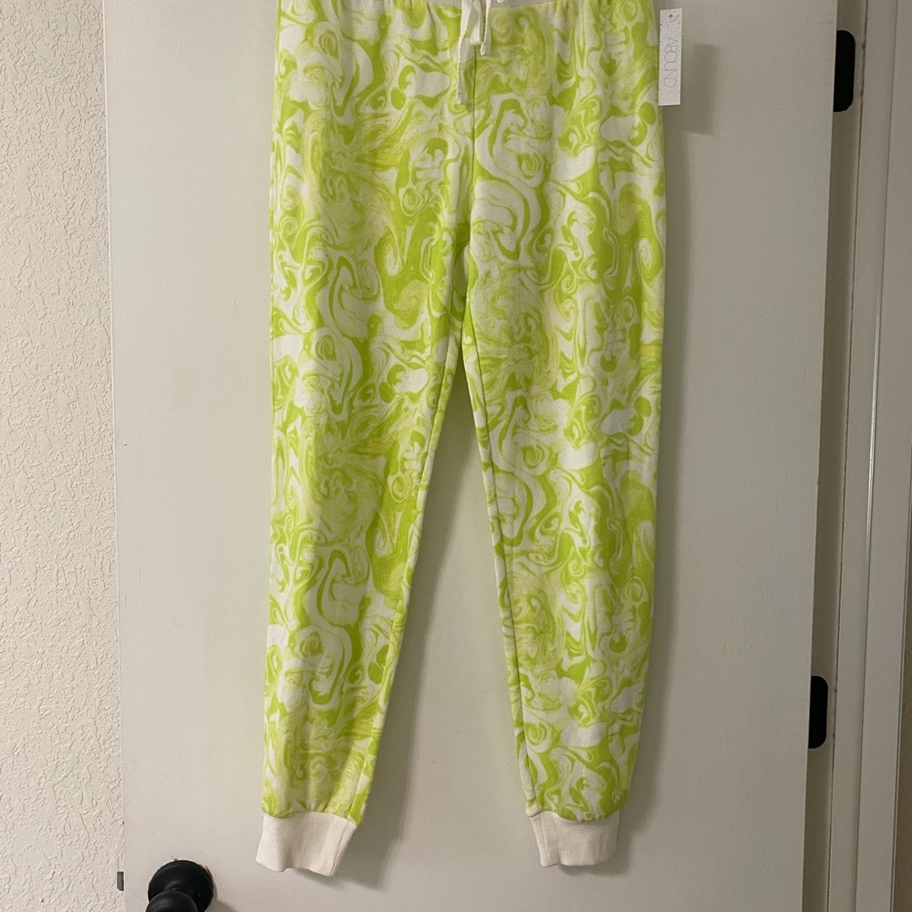 Abound Green and White Cropped Pants with Floral Pattern
